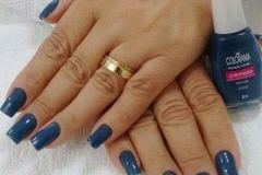 manicure-e-pedicure-unhas-implantadas